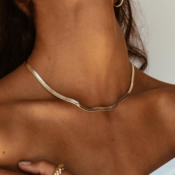 Herringbone flat snake necklace - Picture 2 of 5